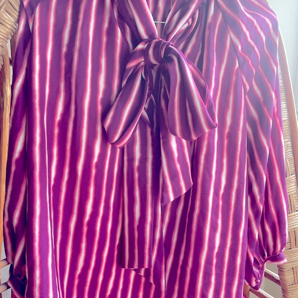 Van Huesen classy tie neck top in shade of purple and pink, brand new L size - Picture 5 of 7